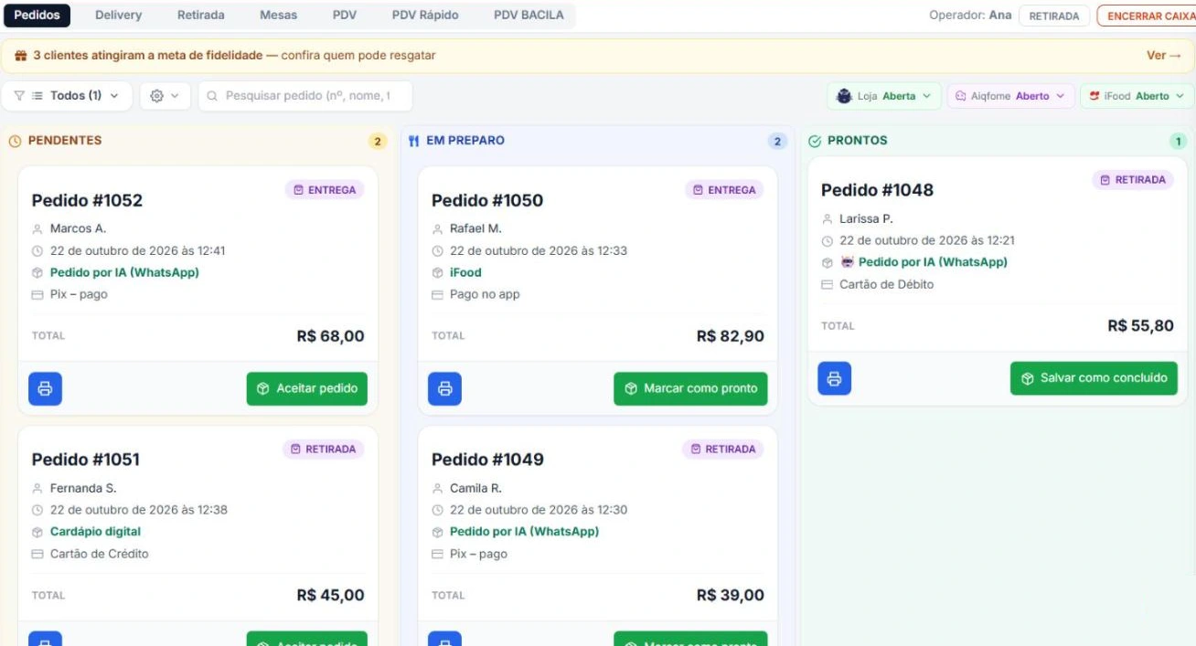 Tablet mostrando o monitor de pedidos do codapio, com os pedidos pendentes, em preparo e prontos